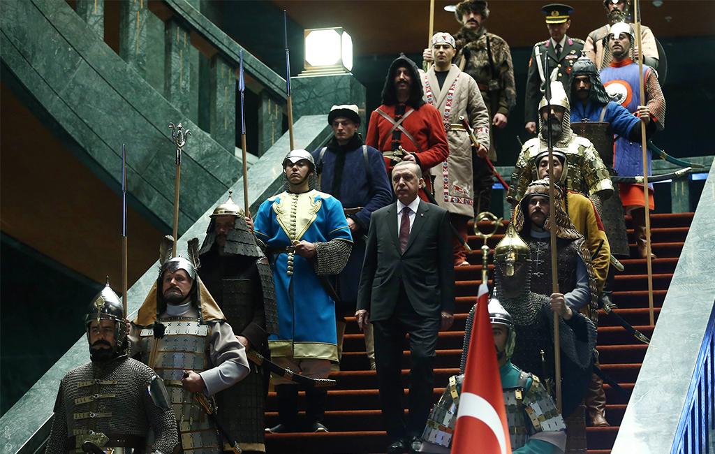 أردوغان... هل يبايعه الأتراك سلطاناً؟