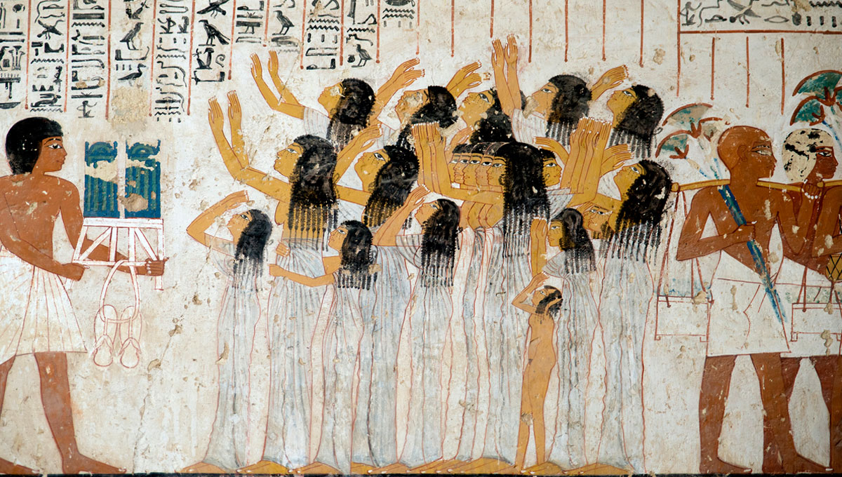 تعرفوا على العديد... فن رثاء الموتى في صعيد مصر