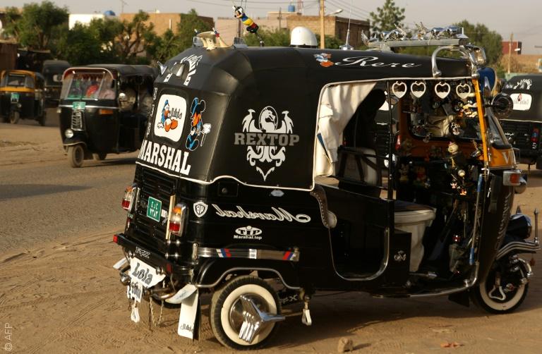 مسابقات جمال بين عربات التوك توك في الخرطوم