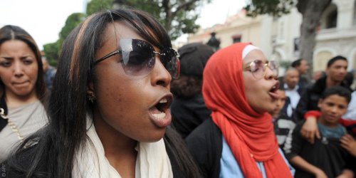الثورة التونسية كشفت عن نزعات عنصرية كانت كامنة في المجتمع