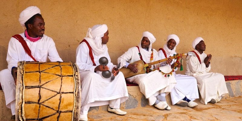 من الأدوات المنزلية إلى "الأوركسترا": أبرز التجارب الموسيقية في السودان (الجزء الأول)