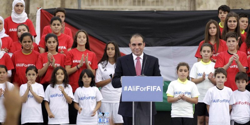 العرب يعاودون الكرّة بمرشحين، من سيفوز برئاسة الفيفا؟