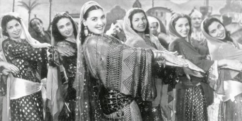 هل يمكننا شراء السعادة بالأموال؟ الإجابة عند تحية كاريوكا