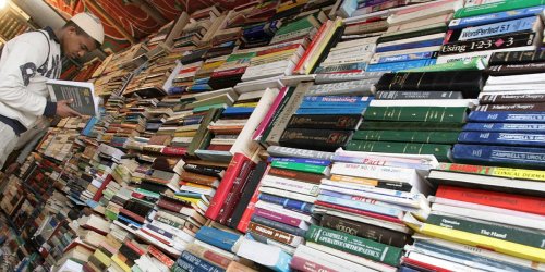 معرض القاهرة للكتاب: سيطرة أمنية وعرض عشوائي وشبح جمال الغيطاني