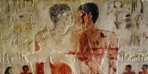 المثلية في مصر القديمة: بين السحاق المباح وانتقام الآلهة