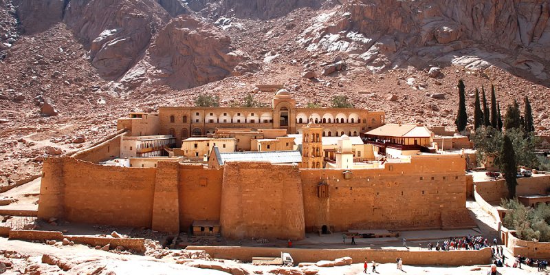 مسجد دير سانت كاترين... هل بناه الرهبان خوفاً من المسلمين؟