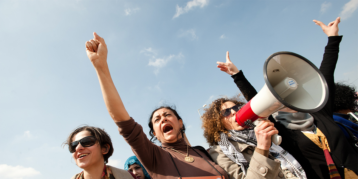 العفو الدولية: 2018 عام مقاومة المرأة في الشرق وتزايد الكراهية في الغرب