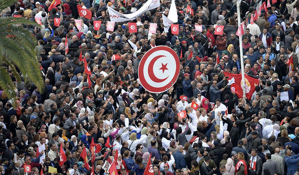 آلاف التلاميذ التونسيين في مسيرات احتجاجاً على تعطيل الدروس 