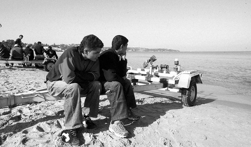 ثماني سنوات على الثورة... شباب يخاطرون بحياتهم في عرض البحر أو يفضّلون الموت على العيش في تونس